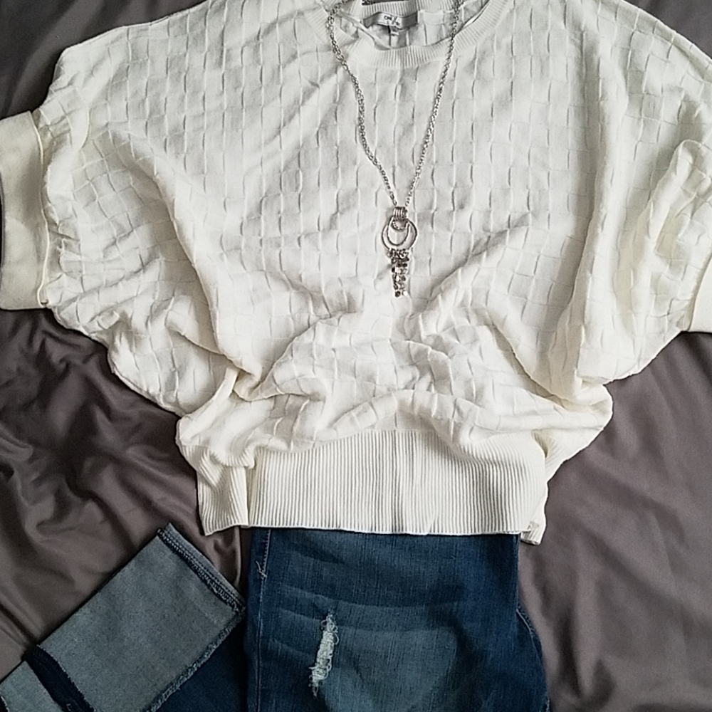 Short sleeve, light sweater